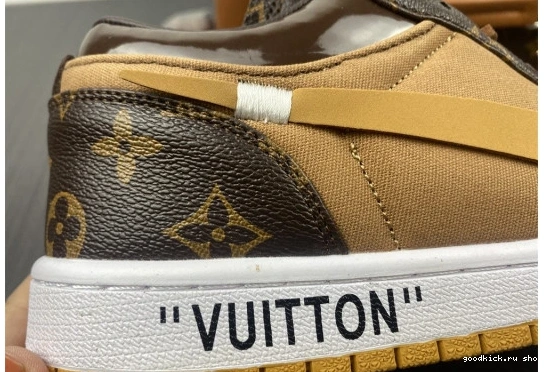 WHITE-LouiV (WITH JORDAN -LouiV CASE) Top O-W AIR 1 Low 0523